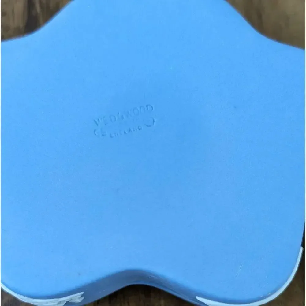Wedgwood Pentafoil Jasperware Candy Box Pale Blue Cloud Shape 4
